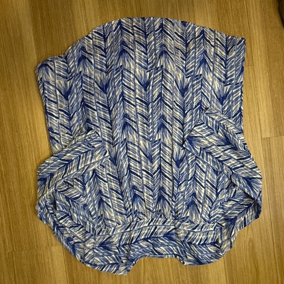 Lilly Pulitzer Blue Chevron Sleeveless Blouse – Size M - Picture 6 of 6